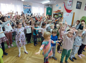 Koncert edukacyjny Uli Pakuły pt.: „Gimnastyka z dziadkiem”.