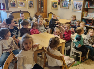 Wycieczka autokarowa do Baśniowej Kawiarenki pt.: Wilk i siedem koźlątek.